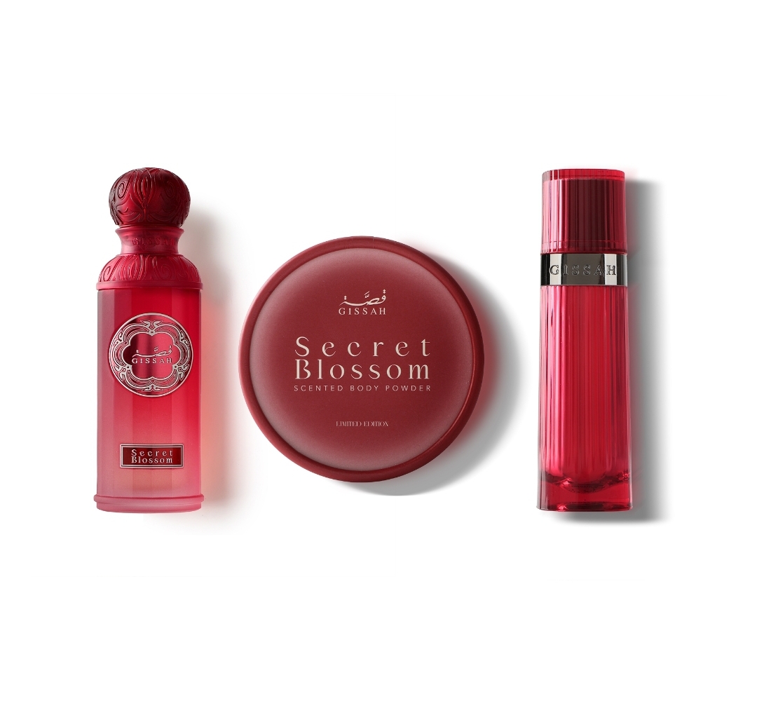 مجموعة هدايا عطرية فاخرة للنساء من جيساه – سيكرت بلوسوم تشمل عطر مركز، بودرة جسم معطرة، ورذاذ للجسم برائحة زهرية ناعمة تدوم طويلاً