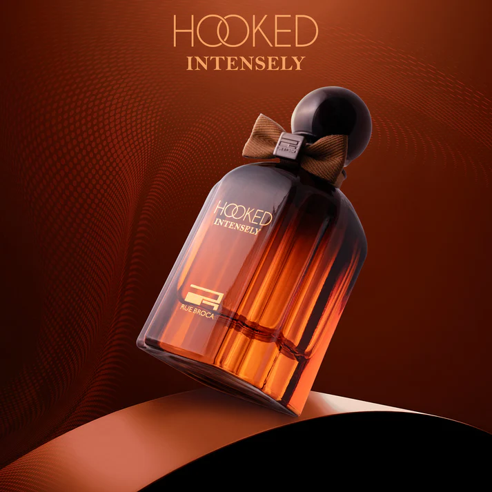 Hooked Intensely Rue Broca – Épicé Ambré Boisé | Inspiration Stronger With You Intensely Armani