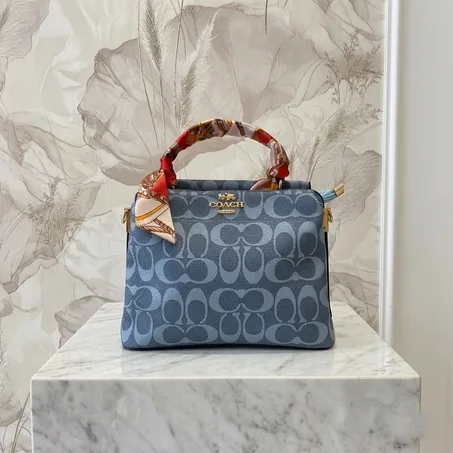 Le Sac Louis Vuitton "Alma" – Une Légende du Style