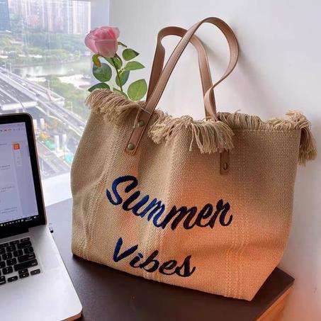 ✨ حقيبة "Summer Vibes" لإطلالة صيفية أنيقة ✨