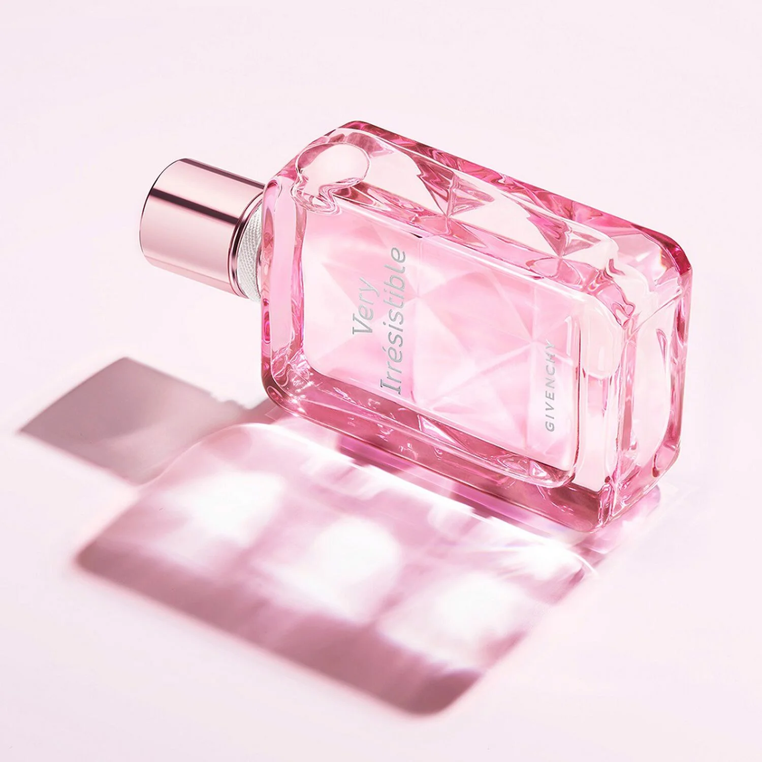 VERY IRRÉSISTIBLE EDP