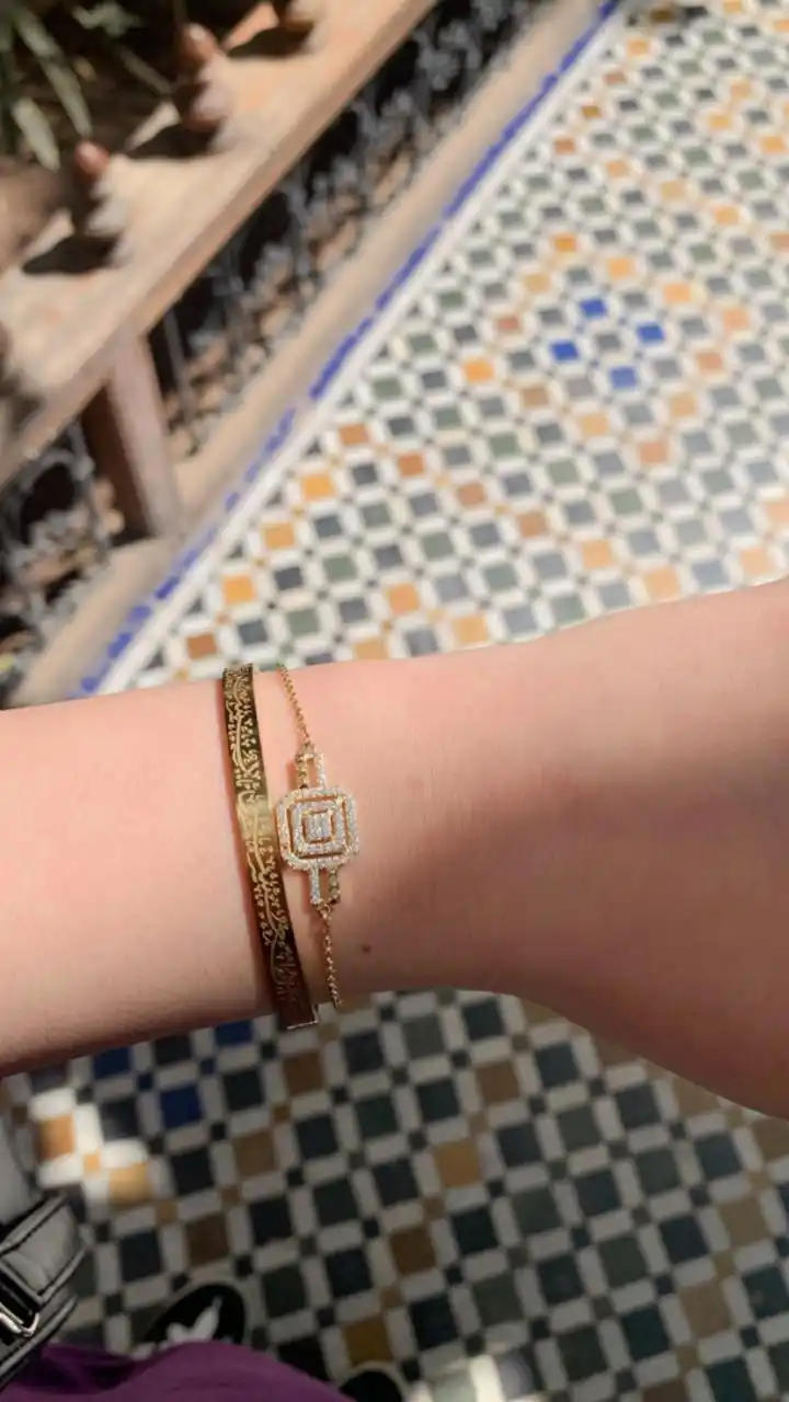 سوار "إن مع العسر يسراً" – تذكرة أمل في كل لحظة