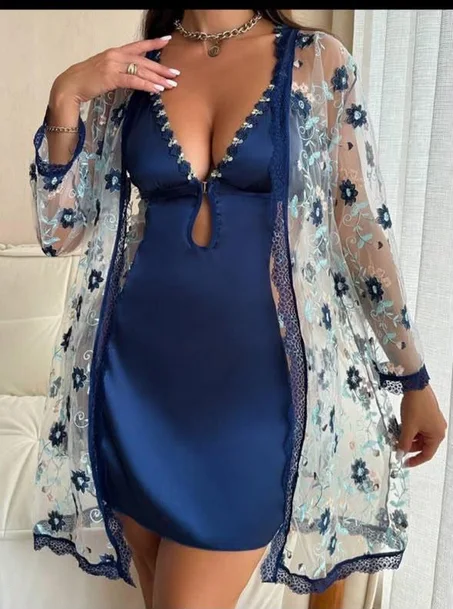 Ensemble de nuisette et robe de chambre