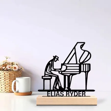 تماثيل معدنية بلمسة خشبية