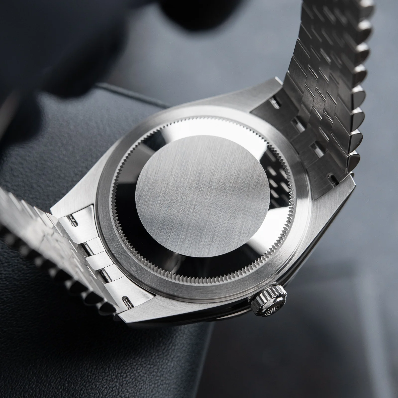Rolex Sky-Dweller Bright black Dial 336934 Jubilee