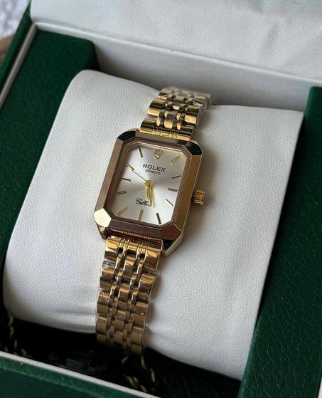 ساعة رولكس النسائية