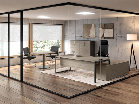 Bureau de direction sur crédence