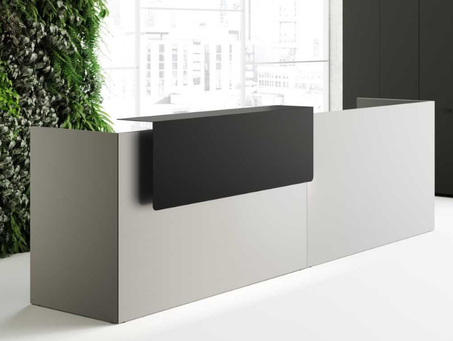 Bureau d'accueil avec top en métal