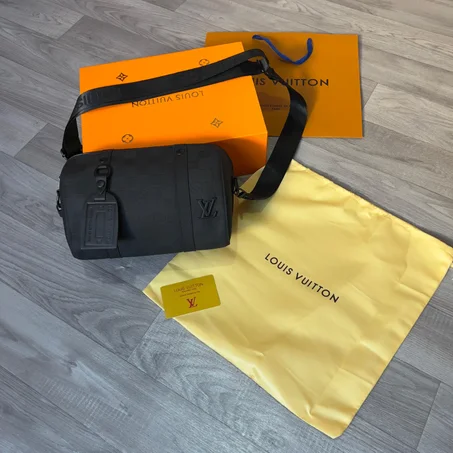sacoche louis vuitton noir mat damier