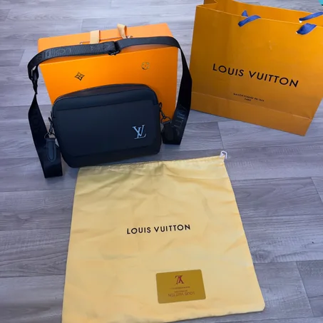 sacoche louis vuitton simple – Noir Mat