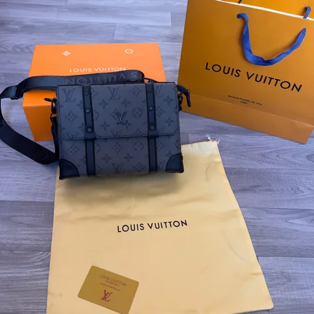 Sacoche louis vuitton Coffre Monogramme-couleur Gris