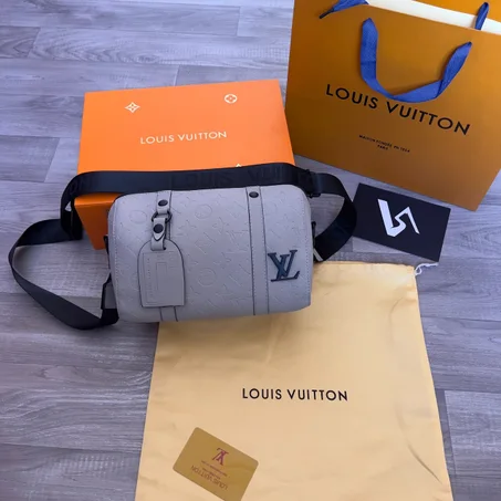 sacoche louis vuitton-couleur gris