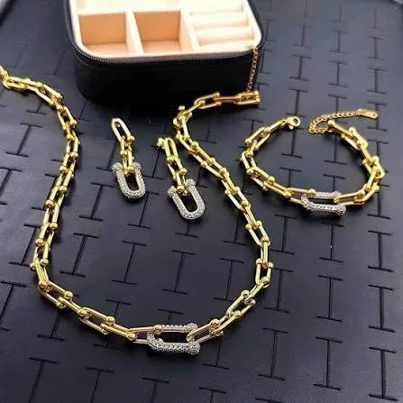 Ensemble Tiffany