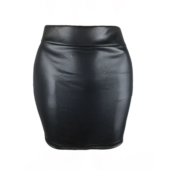 jupe courte noire cuir. 