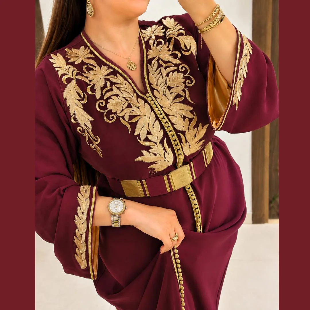 قفطان الطرزة الذهبية الفاخرة