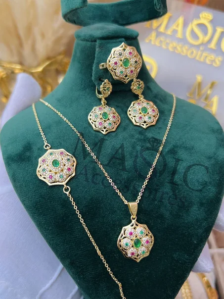 4 Ensembles colier + Gourmet + bague + Boucles