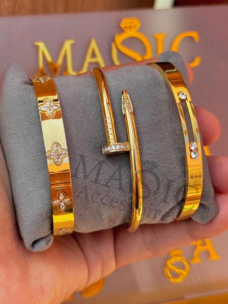 Trois Bracelets en acier inoxydable