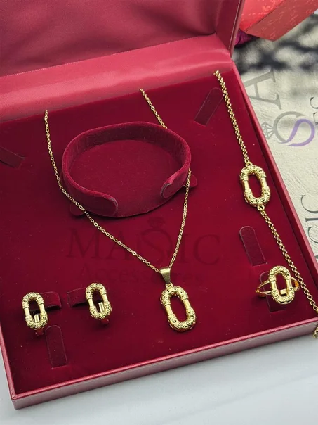 Ensembles colier + Gourmet + Bague + Boucles 28