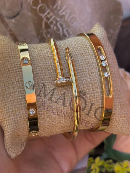 Trois Bracelets en acier inoxydable