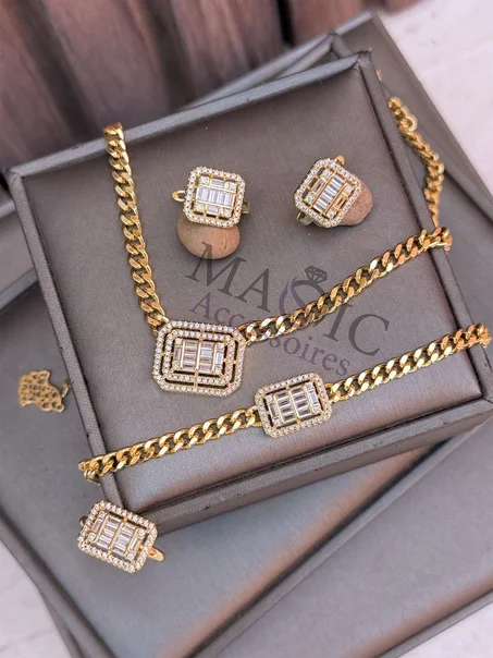 Ensemble collier + gourmet + bague et boucles inoxydable