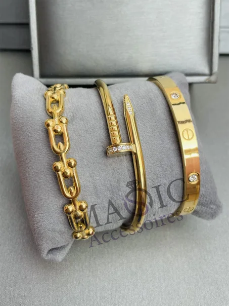 ثلاثة أساور، مزيج مثالي من الفخامة والجمال