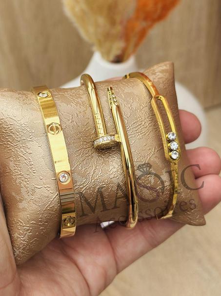 Trois bracelets en acier inoxydable 6