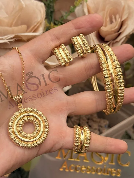 Ensemble collier + bracelet + bague et boucles inoxydable