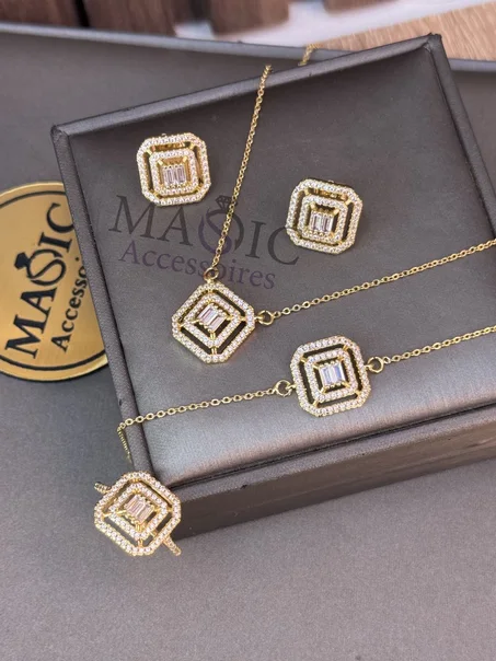 Ensemble collier + gourmet + bague et boucles inoxydable