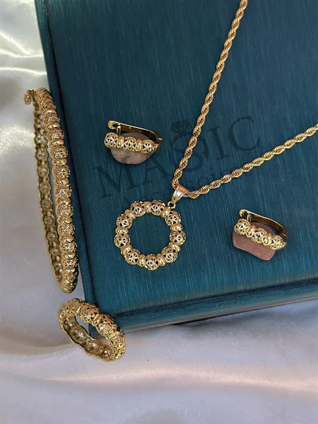 2 Ensembles colier +bracelet + bague + Boucles