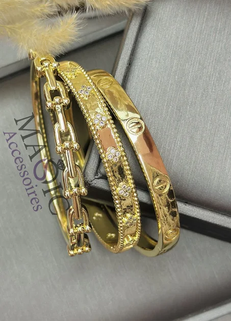 ثلاثة أساور، مزيج مثالي من الفخامة والجمال