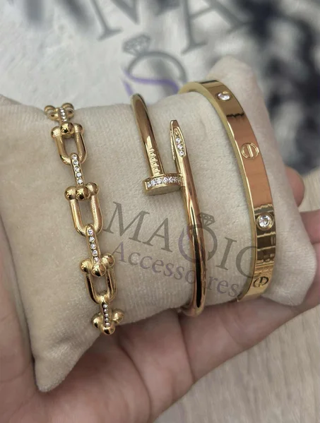 Trois Bracelets en acier inoxydable