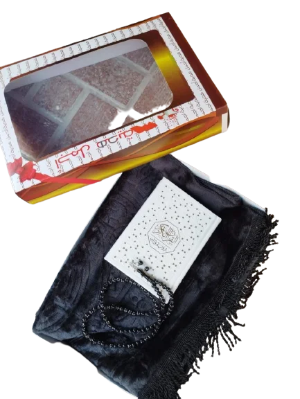 باك3 في 1 مكون من سجادة +مصحف +تسبيح +علبة أنيقة للتقديم