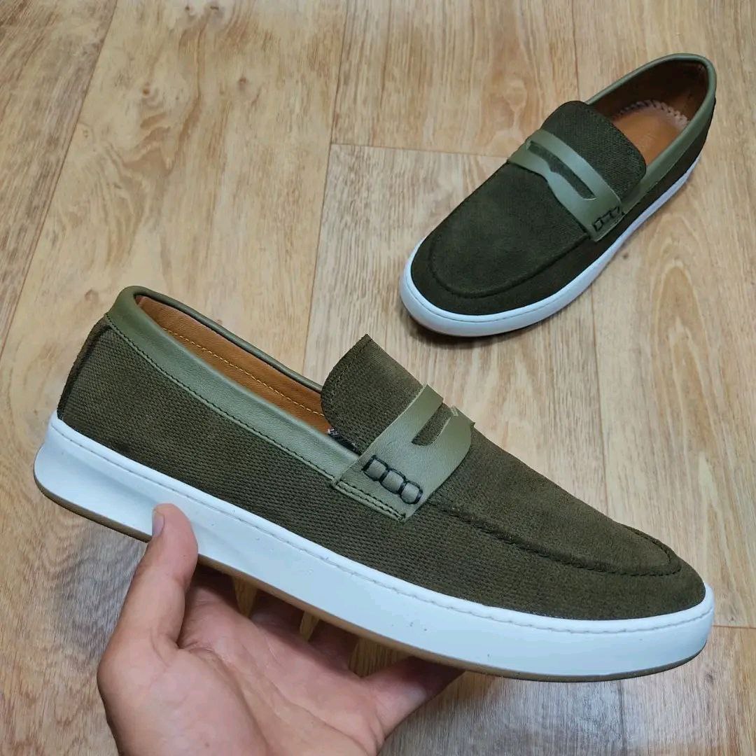 MOCASSINS EN CROÛTE DE CUIR À SEMELLE TRANSLUCIDE