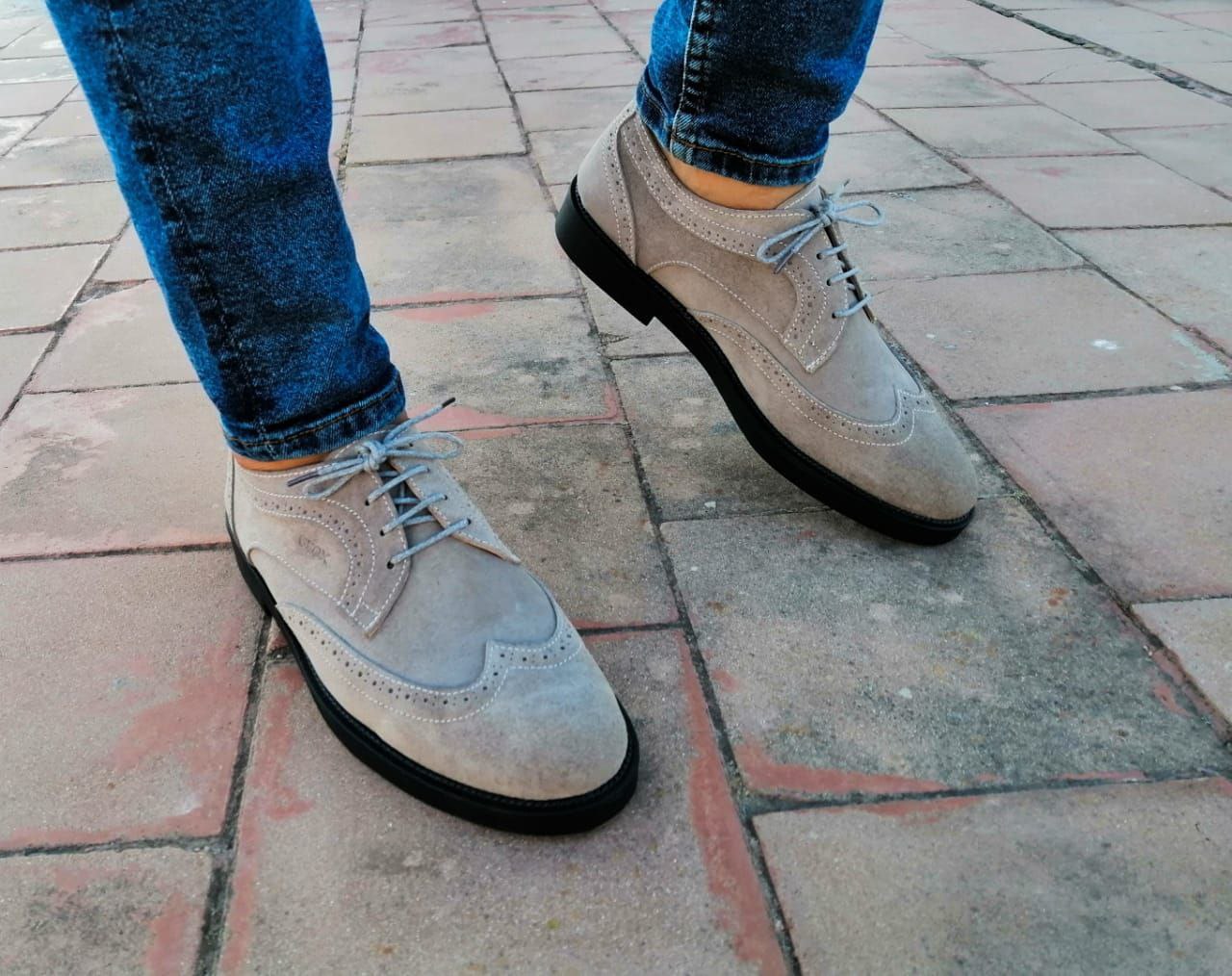 CHAUSSURES À LACETS