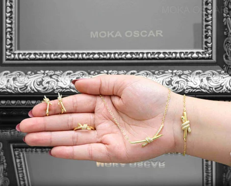 طقم عقدة الحب