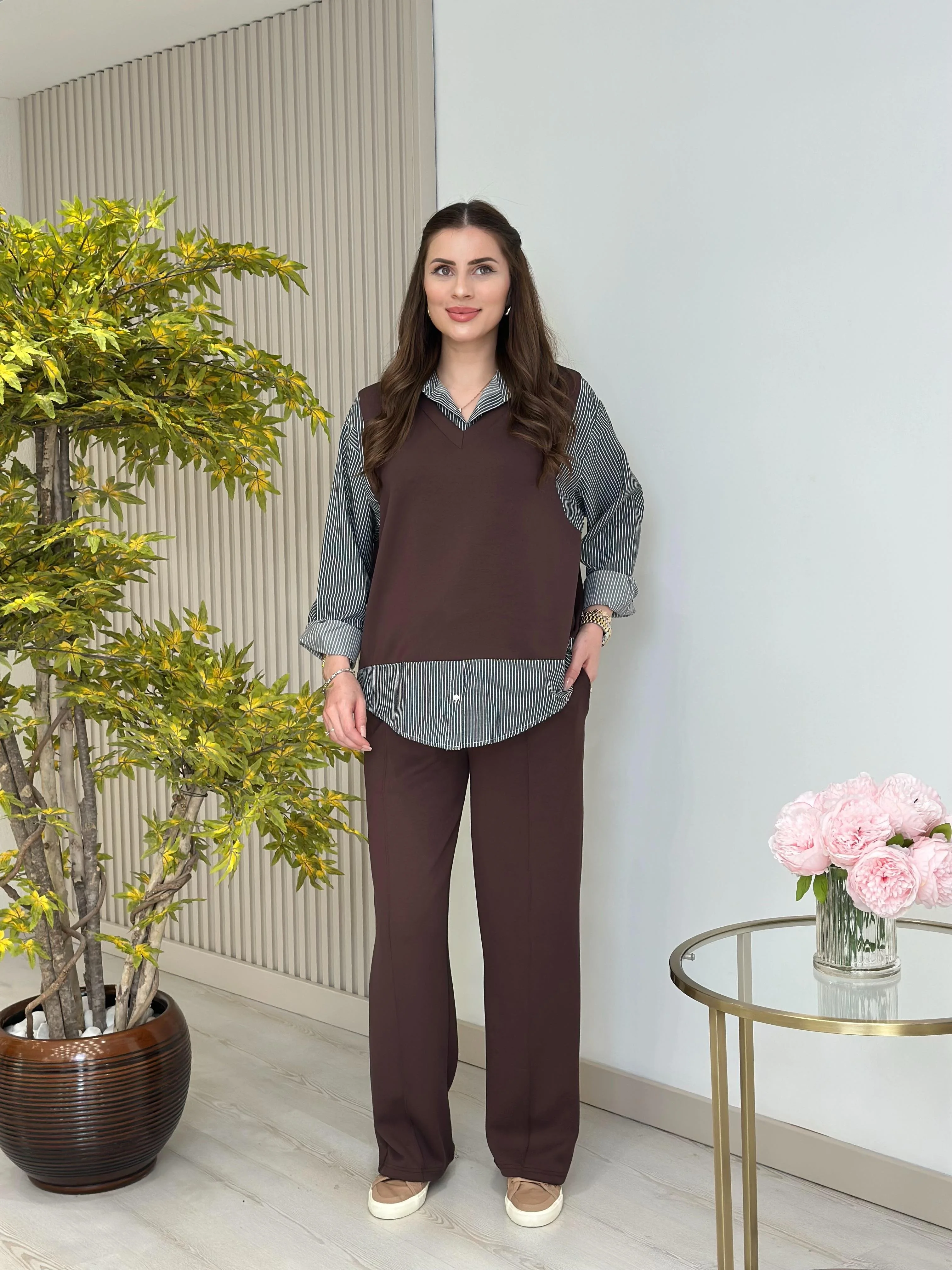 Ensemble rayé avec détail de chemise