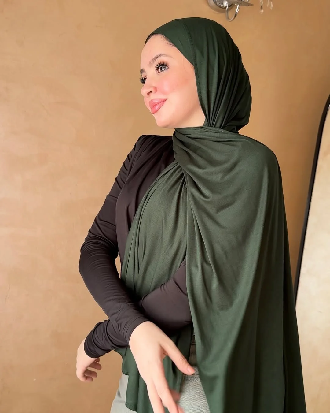 Jel en lycra avec bonnet / Tailles : 190 cm x 60 cm