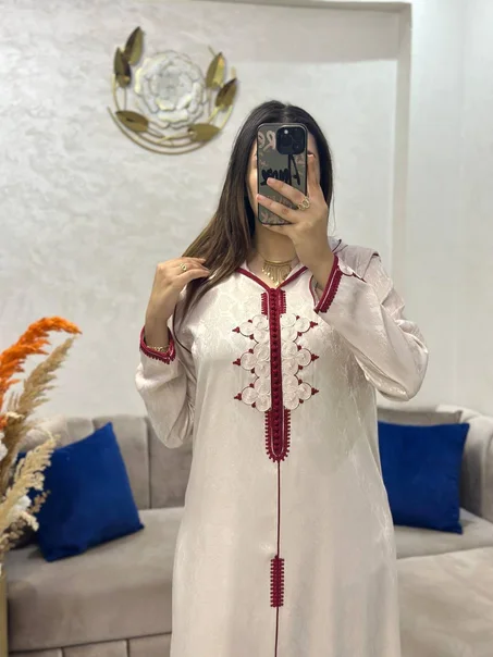 جلابة افازي      عصري   دائما مع اللمسة التقليدية🪡