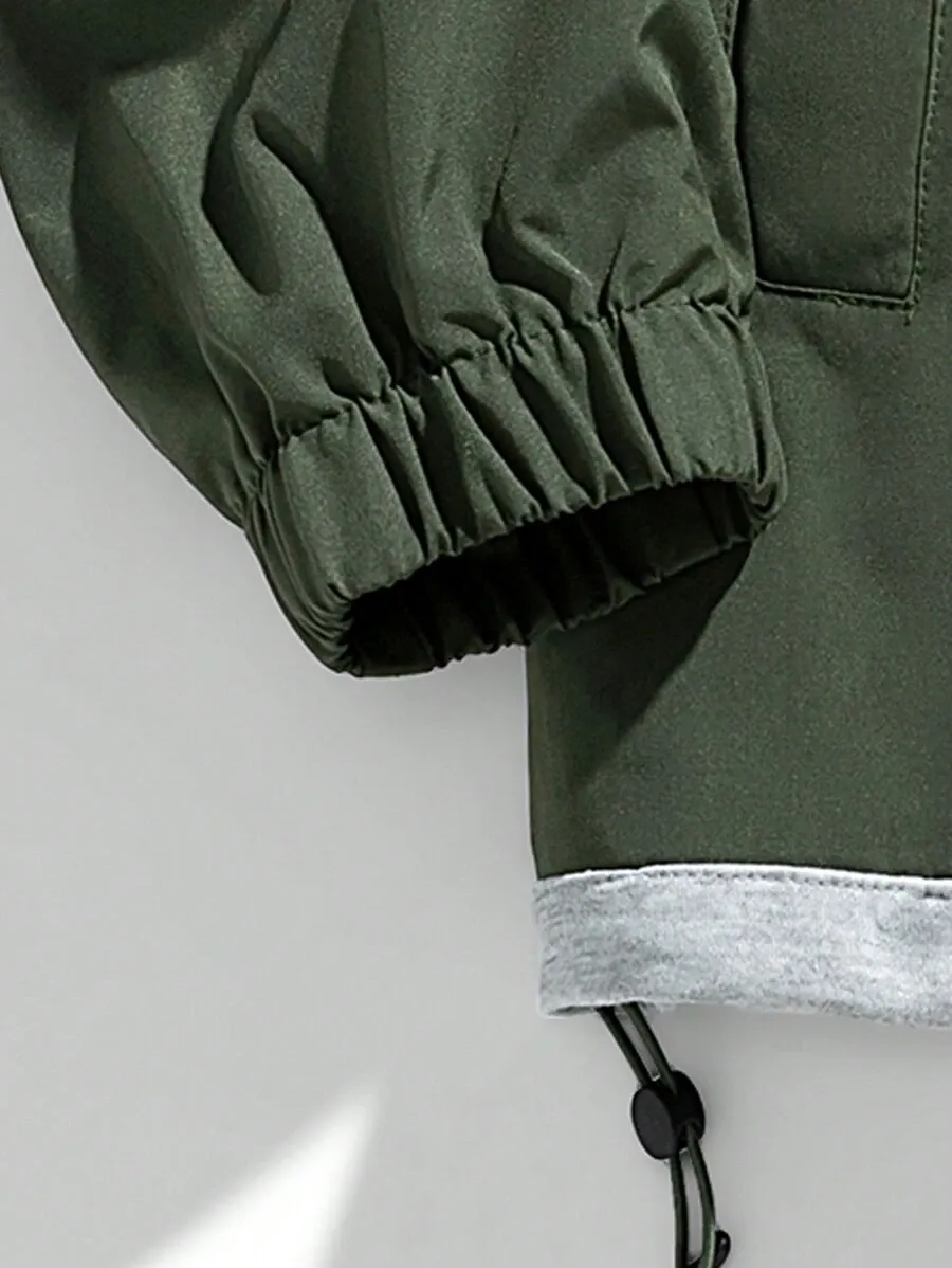 جاكيت رجالي رياضي بتصميم عصري وألوان مميزة