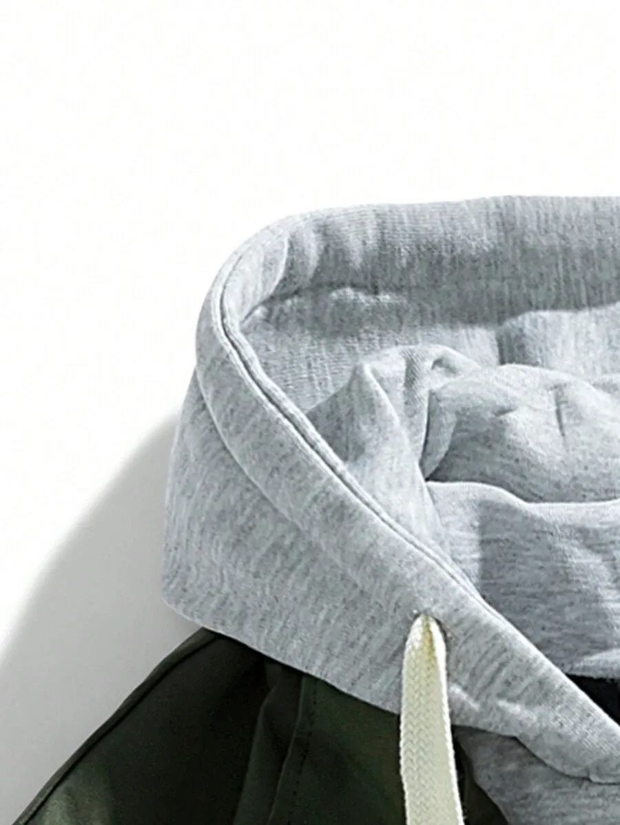 جاكيت رجالي رياضي بتصميم عصري وألوان مميزة