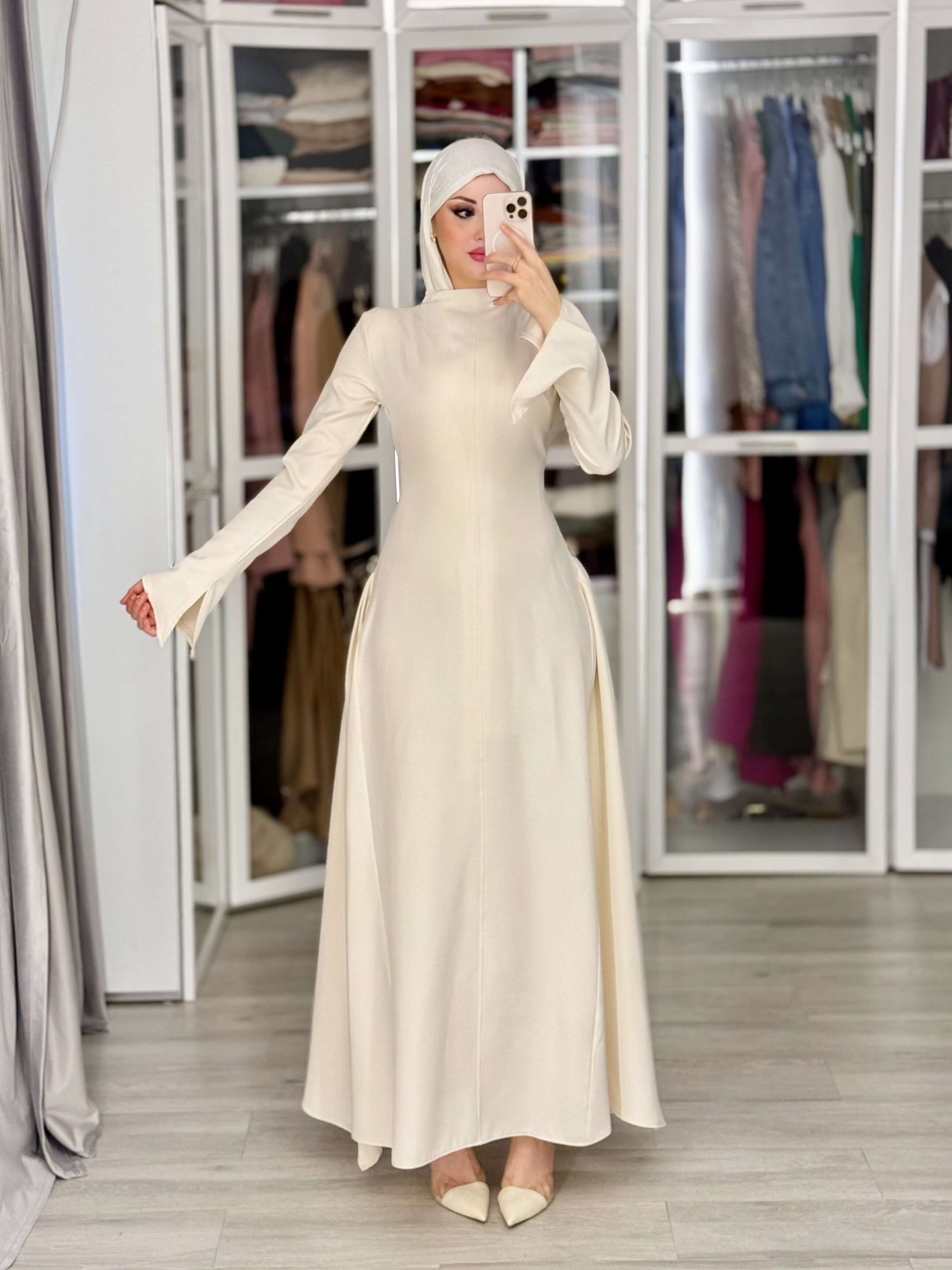 فستان نسائي أنيق وجذاب