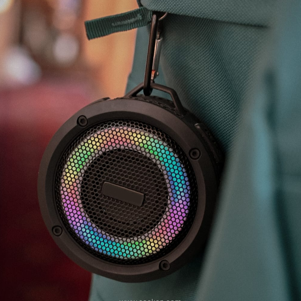 • سماعات بلوتوث مقاومة للماء ملونة