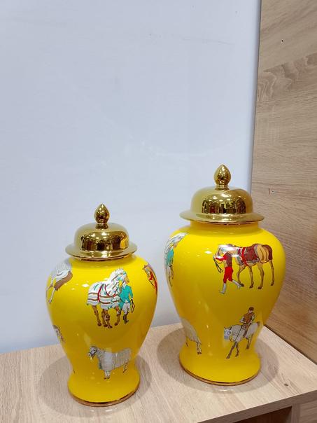 Deux vase en porcelaine Hermes