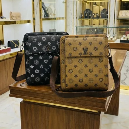 " SACOCHE DE LUXE  Louis Vuitton " متوفرة لدينا بأفضل سعر تنافسي🔥استفد من هذا العرض الأن
