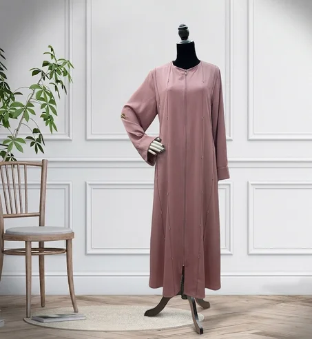 عبايات فاخرة بتصاميم عصرية – أناقة راقية لكل امرأة