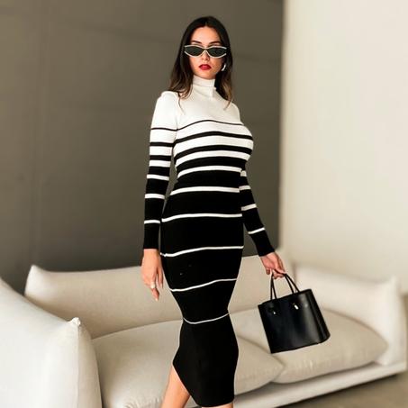 Robe pull longue avec manches longues - rayée noir & blanc – Elégance et raffinement.