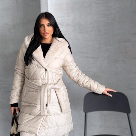 Doudoune écru élégante à ceinture – Style hiver chic