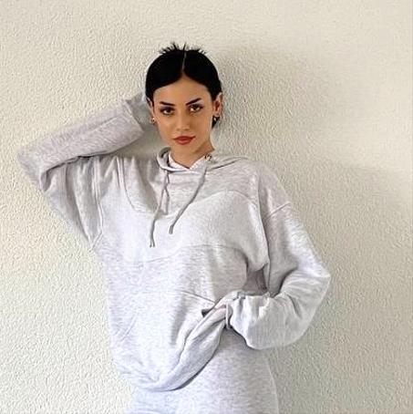 Ensemble en coton avec capuche confortable et chic / Hoodie Set.