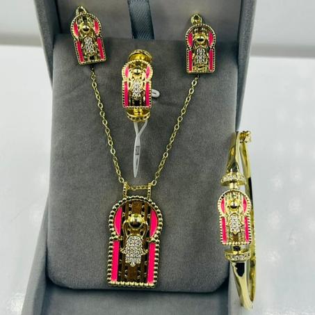 طقم باب منصور والنحلة الفاخر