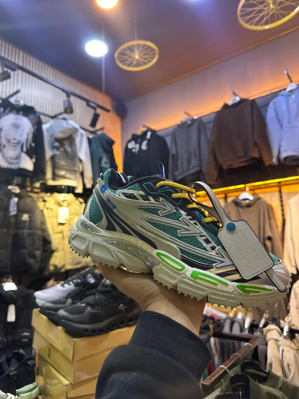 Off-White ‘Be Right Back’ Paris